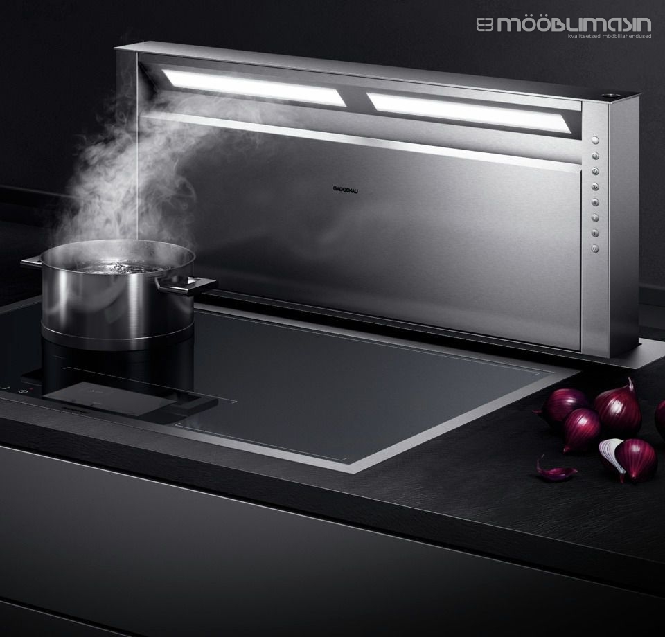 Slide-out extractor hood